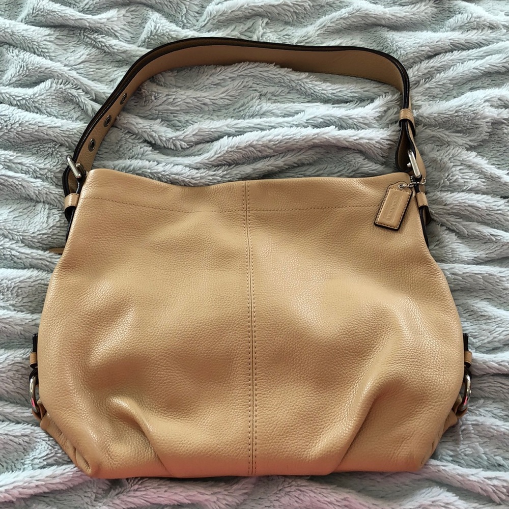 All leather Coach shoulder bag. EUC.